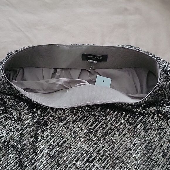 Skirt ann tailor, run big - Picture 6 of 6